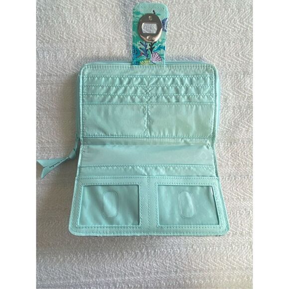 Vera Bradley Turnlock Wallet - Antilles Treasures - Picture 4 of 6